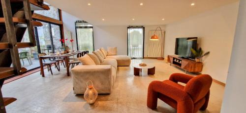 Sete Apartamento | LE LOFT DE THAU, Standing, Grand Patio, Déco Bohème, Parking, Climatisation