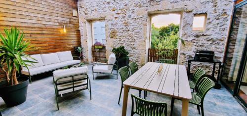 Sete Apartamento | LE LOFT DE THAU, Standing, Grand Patio, Déco Bohème, Parking, Climatisation
