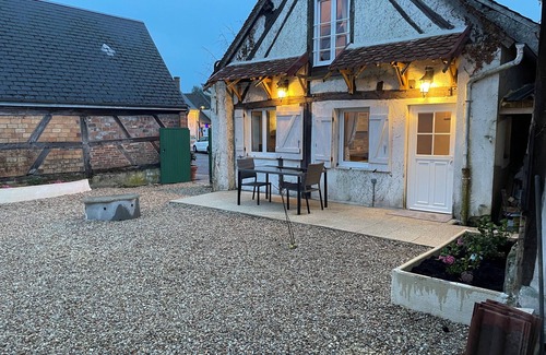 Nancay Casa | Le logis des Glycines (6 adults 2 children) in the heart of the village of Nançay en Sologne