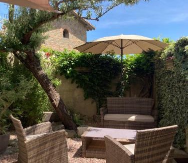 City of Carcassonne Casa | Le Logis des Remparts à l'intérieur de la Cité médiévale, Jardin privé, Parking inclus
