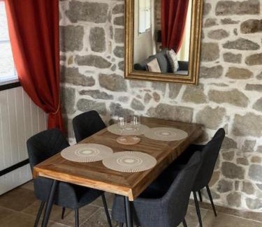 City of Carcassonne Casa | Le Logis des Remparts à l'intérieur de la Cité médiévale, Jardin privé, Parking inclus