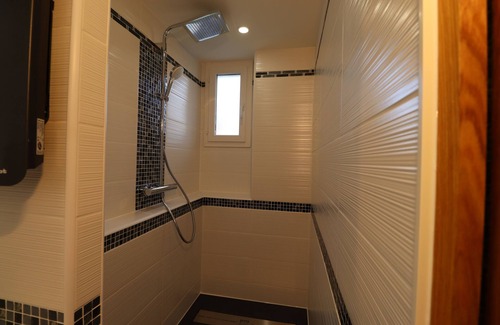 Albertville Casa | Le Lotus Blanc