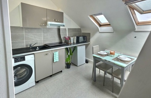 Evreux Apartamento | Le Lumineux Studio 6 Face Gare Wifi Gratuit et à Deux pas du Centre Ville !