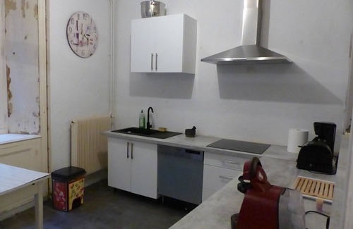 Rochefort-Montagne Casa | Le Lys holiday home, private courtyard and sauna.