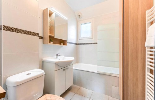 8th Arrondissement Casa | Le Mûrier - Maison de ville avec patio parking - 6 pers