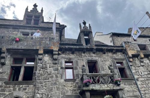 Besse-en-Chandesse Casa | Le Manoir des Remparts de Besse