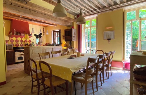 Cuisery Casa | Le Manoir Bressan Beautiful spacious family home, quiet, dogs OK