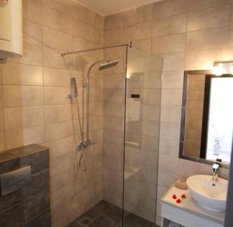 Rozino Casa | Le Marc Guest house