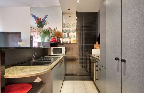 La Villette Apartamento | Le Bourgeois 3 min walk from the European Hospital
