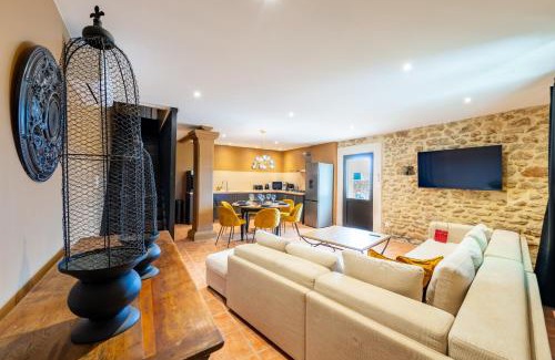 Suze-la-Rousse Apartamento | Le Mas des Aracil 1 - Appt climatisé 6p, piscine