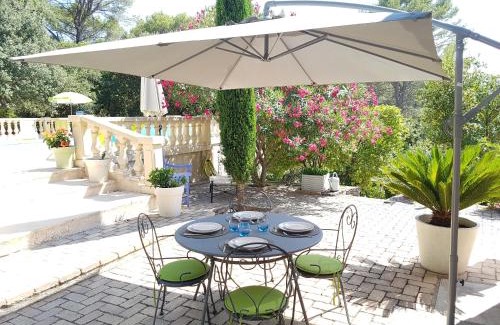 Trans-en-Provence Cama Y Desayuno | Le Mas des Hibiscus