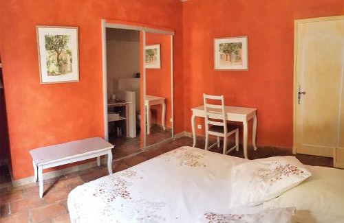 Trans-en-Provence Cama Y Desayuno | Le Mas des Hibiscus
