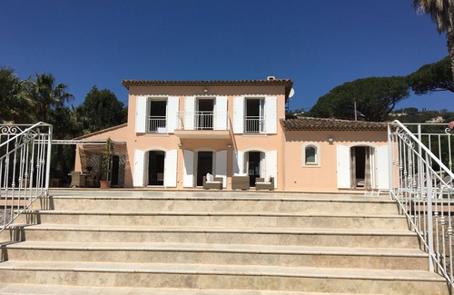 Guerrevieille Villa | Le Mas Rose: Magnífica villa con piscina y jardín Grimaud St Tropez