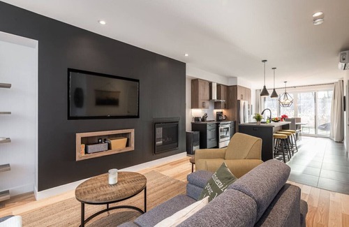 Magog Apartamento | Le Memph: 1-bedroom pool spa Lake Memphremagog
