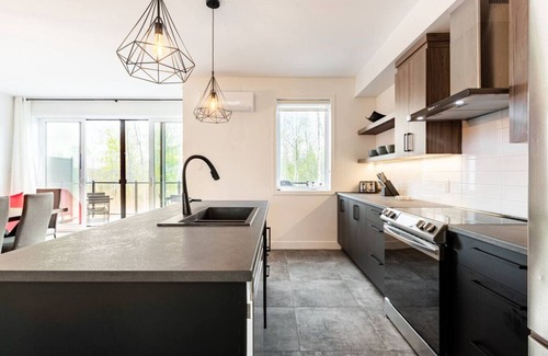 Magog Condominio | Le Memph: 3 bdrms pool spa Lake Memphremagog