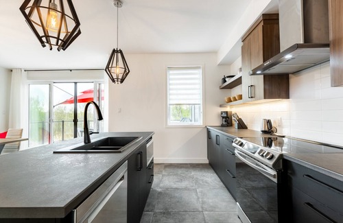 Magog Condominio | Le Memph: 3-bedroom condo-chalet with shared SPA Lake Memphremagog