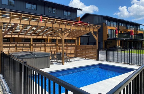 Magog Condominio | Le Memph: 3-bedroom condo-chalet with shared SPA Lake Memphremagog