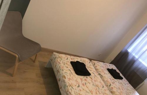 Montaigu-de-Quercy Apartamento | Le Montaigu 4 lits parking facile