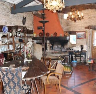 Vailhourles Cama Y Desayuno | Le Moulin à huile