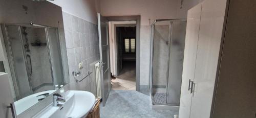 Pizzighettone Apartamento | Le Mura Holiday Home in Gera