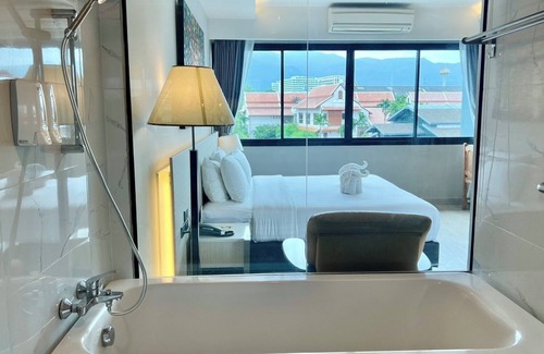 Old City Hotel | Le Naview @Prasingh