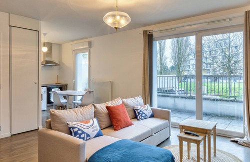 Quartier Sapins-Chatelet-Lombardie Apartamento | Le Nicole, un appartement en duplex avec balcon et place de parking.