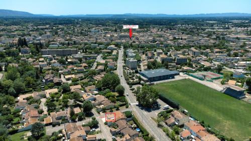 L'Isle-sur-la-Sorgue Apartamento | Le Nid'Isle - Stationnement privé gratuit - Wi-Fi performant - Climatisation