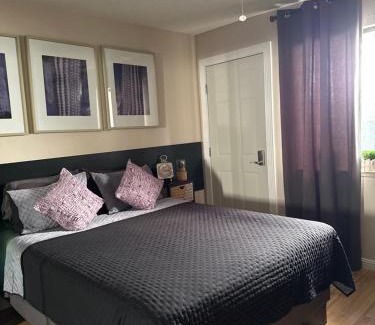 Sunrise Manor Casa | Le Noir, A private bedroom with a private entrance - shared bathroom