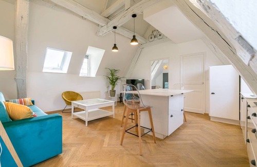 Old Town Apartamento | Le Notre Dame- Dans un magnifique hôtel particulier avec parking -SR Loc