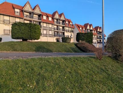 Blonville-sur-Mer Apartamento | Le Panoramique, F2- vue imprenable, wifi & parking