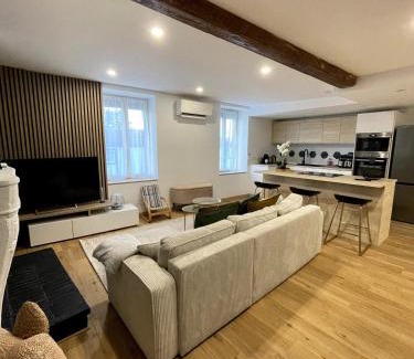 Riom Apartamento | Le Parifou Family home in Riom Puy de Dome