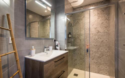 Rodez Apartamento | Le Paris - Elégant, Parking privé et Terrasse