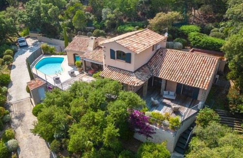 Bormes-Les-Mimosas Casa | Le Pas de Courtin by Interhome