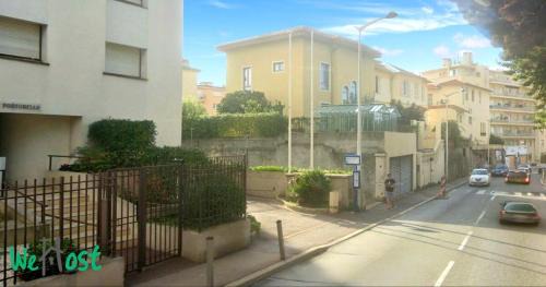 Lazaret Apartamento | Le petit Carnot Studio Close to port - Carnot46
