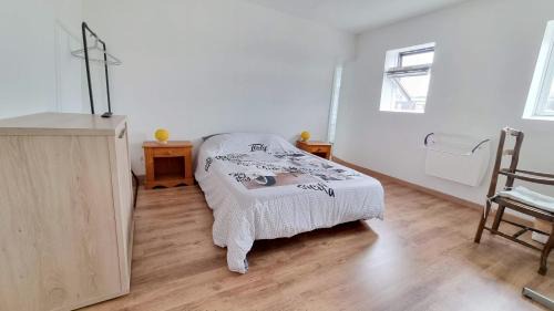 Avesnes-sur-Helpe Apartamento | Le petit Château Avesnois - Studio pour 2 personnes - Cuisine Partagée