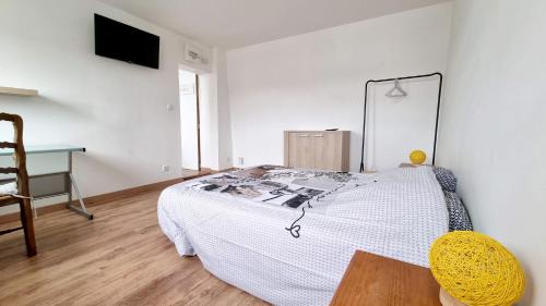 Avesnes-sur-Helpe Apartamento | Le petit Château Avesnois - Studio pour 2 personnes - Cuisine Partagée