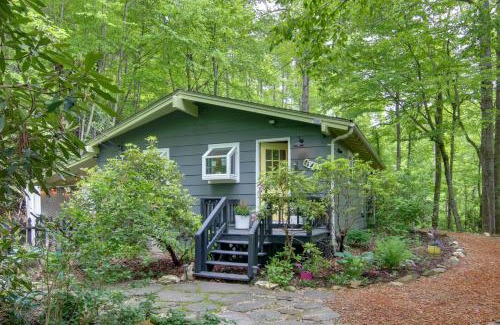Black Mountain Casa | Le-Petit Chalet with Fire Pit about 15 Mi to Asheville