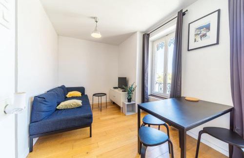 Voltaire - Saint Amour Apartamento | Le Petit Chaponnay - Charming Apartment for 2 near Saxe Gambetta