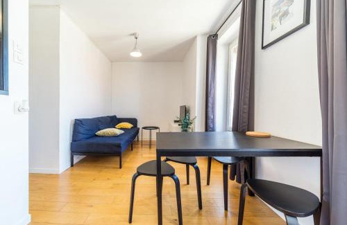 Voltaire - Saint Amour Apartamento | Le Petit Chaponnay - Charming Apartment for 2 near Saxe Gambetta
