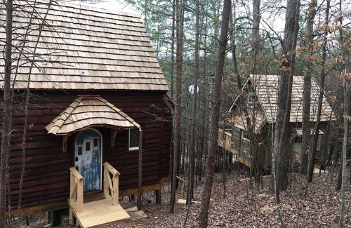 Chickamauga Cabaña | Le Petit Chateau Treehouse en Candlelight Forest Resort