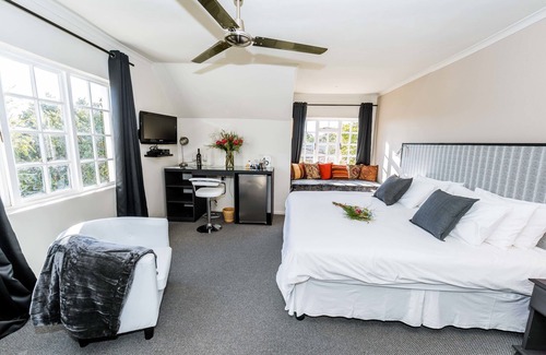 Durbanville Casa | Le Petit Chateau