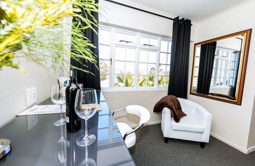 Durbanville Casa | Le Petit Chateau