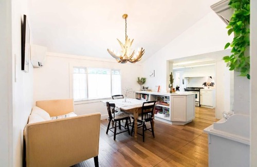 Saugerties Casa | Le Petit Cottage - French Country in Saugerties