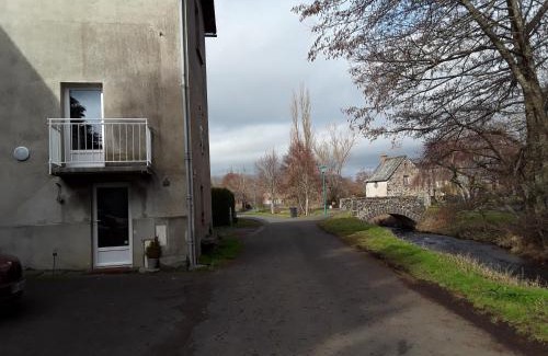 Saint-Bonnet-pres-Orcival Apartamento | Le petit nid