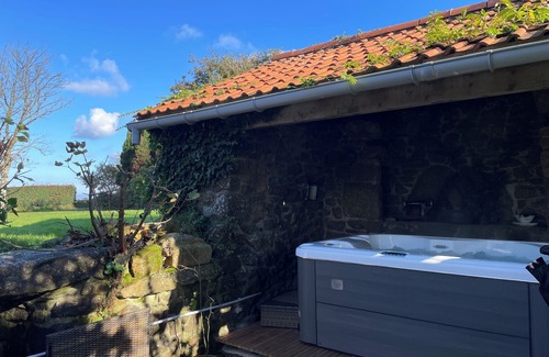 Camlez Casa | Le Petit Gite de St Nicolas- 5min from the beach -SPA-