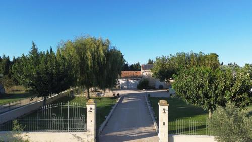 Eyragues Villa | Le Petit Mas Rey