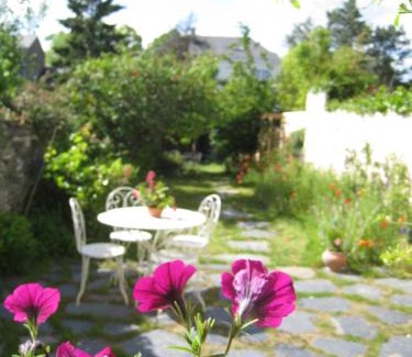 Madeleine - Saint-Leonard Cama Y Desayuno | Le Petit Quernon
