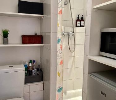 Charlier - Valvert Apartamento | Le Petit Urbain - Studette 1 personne Ecully avec parking privé