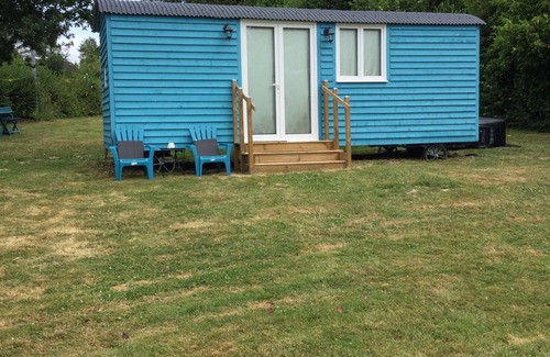 Plevin Casa | le petite maison bleu, mobile home in Plevin