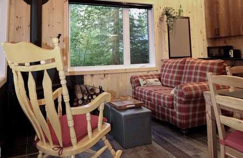 Shannon Chalet De Esquí | Le Pic-bois Chalet au Bord de L'eau Avec spa